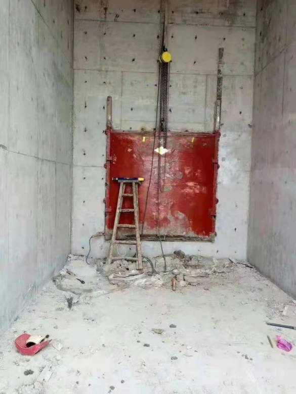 ���̰���