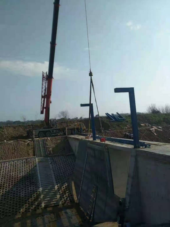 ���̰���