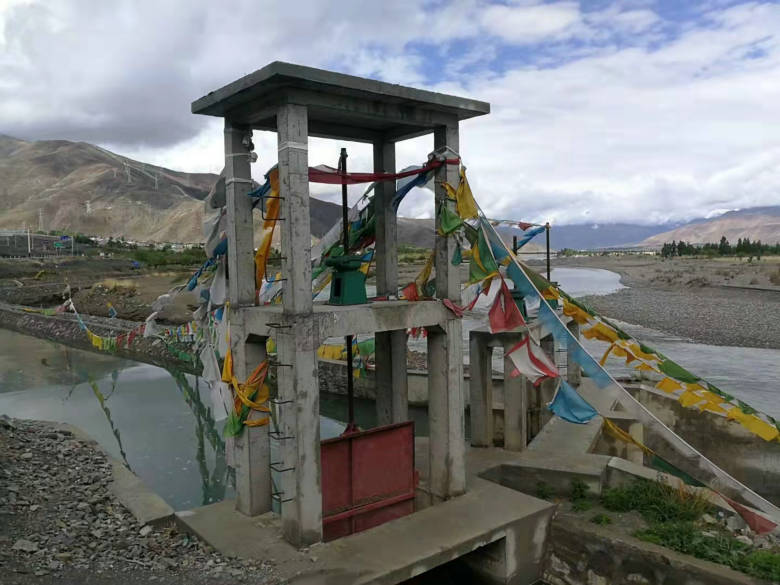 ���̰���