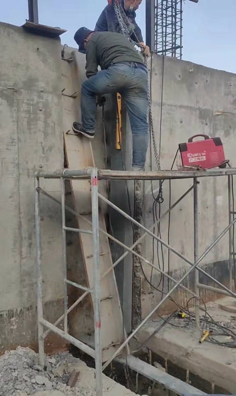 ���̰���