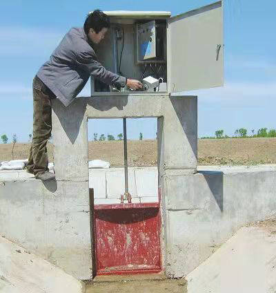 ���̰���